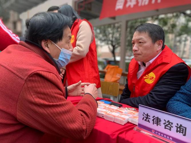 普法惠民零距離 行政復(fù)議與民法典宣傳點(diǎn)亮法治之光